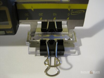 DE Razor Blade Cutout Length Measurements