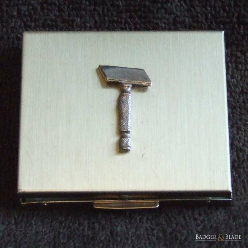 Gillette Travel Tech Kit closed