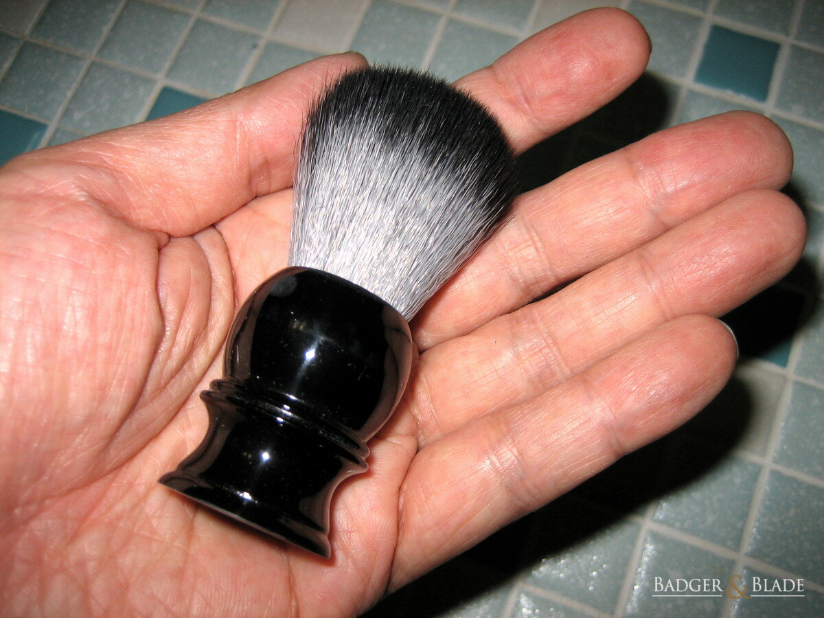 Maggard_18mm_Timberwolf_travel_brush.jpg